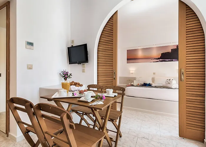 Esperia Hotel 3*