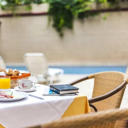 Отель Esperia 3*