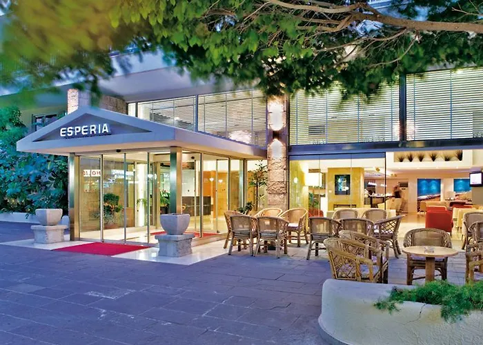 Esperia Hotel 3*
